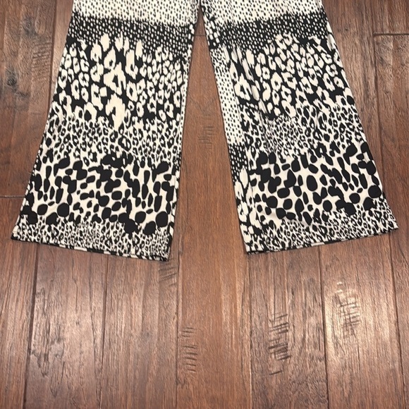 Small ROBERT LOUIS Chic Black and White Patterned Pants - Picture 10 of 11